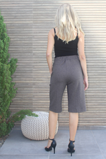 Load image into Gallery viewer, Croped Tailored Trousers With Front Pleats (S)