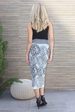 Load image into Gallery viewer, Grey Floral Print Pencil Skirt (S,M)