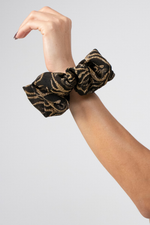 Load image into Gallery viewer, Abstract Vines Print Scrunchie
