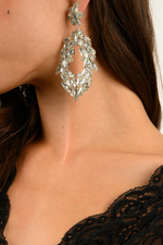 Load image into Gallery viewer, White Flora Tango Earrings