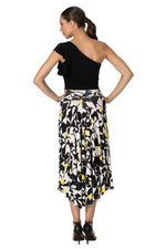 Load image into Gallery viewer, Daisy Print Midi Tango Skirt With Right Slit