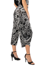 Load image into Gallery viewer, Floral Velvet Cropped Barrel Pants