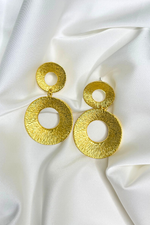 Load image into Gallery viewer, Ilarea Gold Tango Earrings