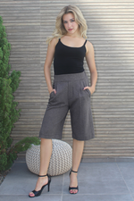 Load image into Gallery viewer, Croped Tailored Trousers With Front Pleats
