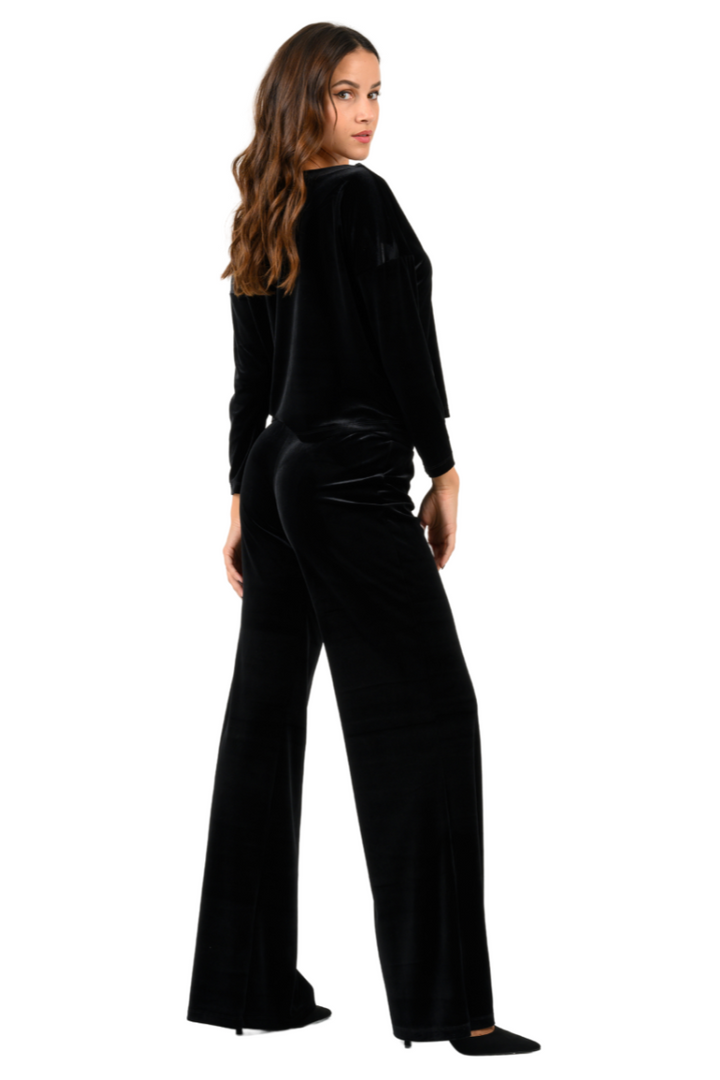 Loose-Fit Velvet Crop Top with Long Sleeves