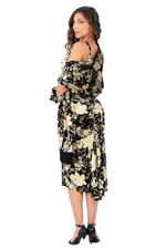 Load image into Gallery viewer, Asian Floral Print Velvet Shawl With Fringe