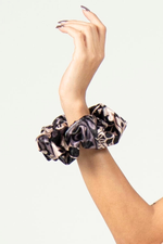 Load image into Gallery viewer, Baroque Print Velvet Scrunchie