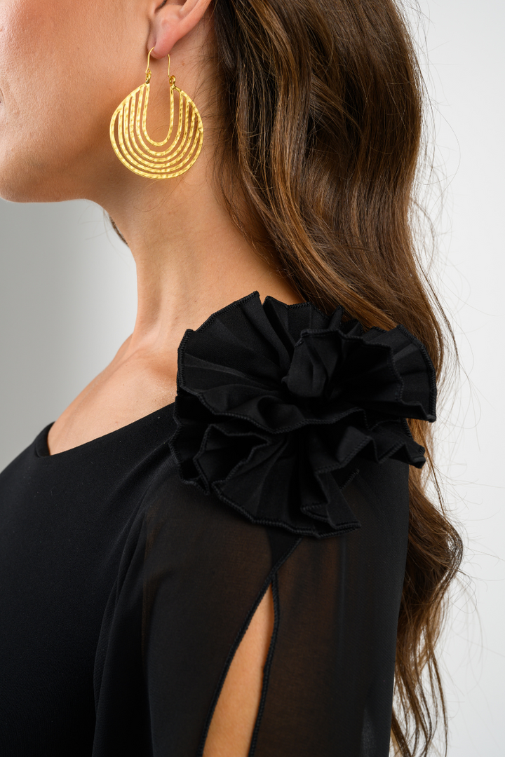 Luna Gold Tango Earrings | Jewelry For Events conDiva Luna Gold Tango Earrings | Jewelry For Events conDiva