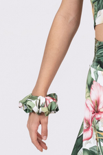 Load image into Gallery viewer, Tropical Paradise Print Scrunchie