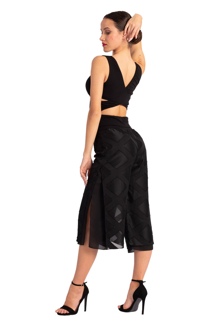 Two-layer Black 3D Refief Cropped Culottes With Slits